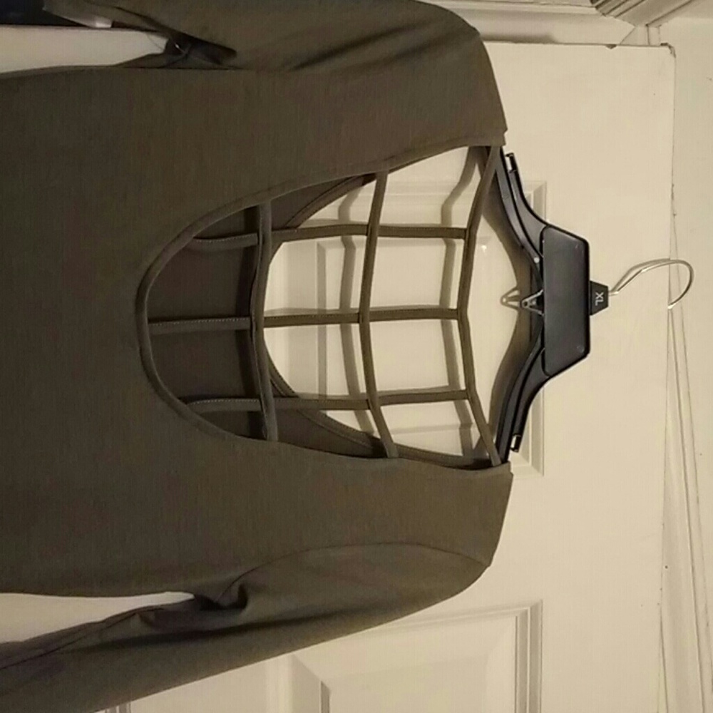 Dress - Picture 3 of 3